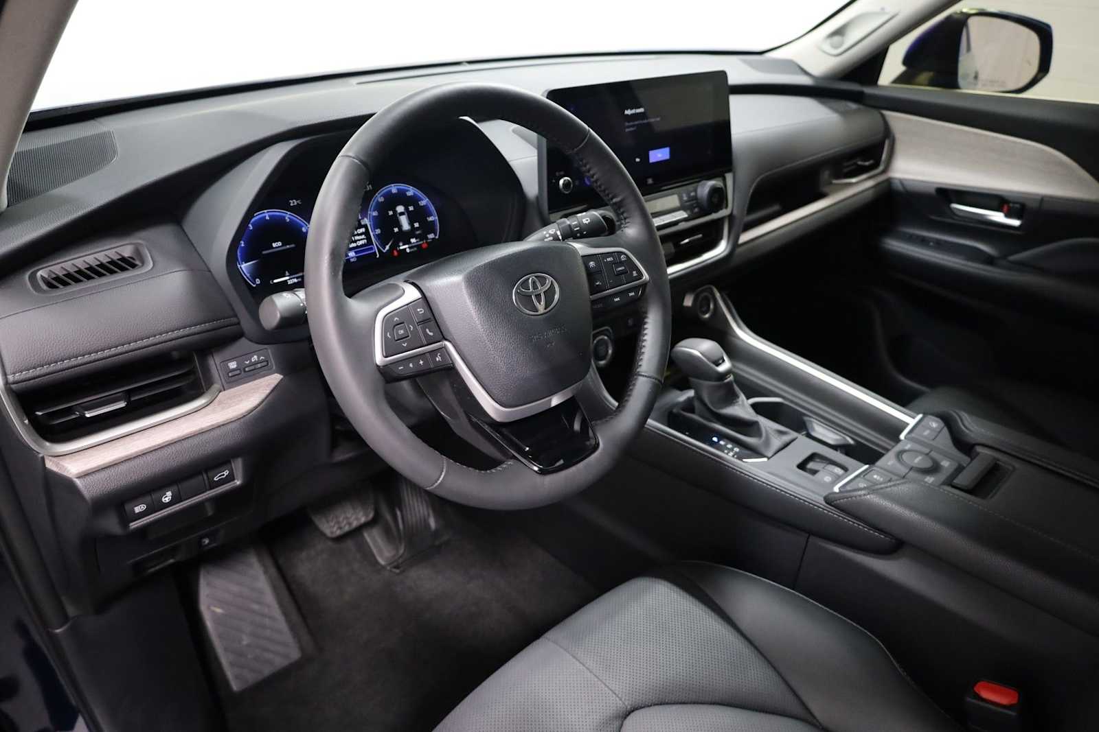 Thumbnail: 2024 Toyota Grand Highlander - 4