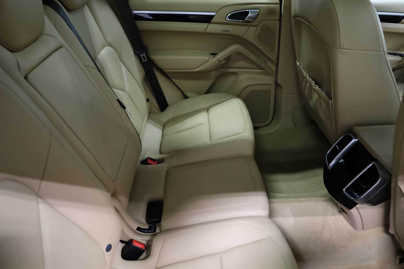 Thumbnail: 2014 Porsche Cayenne - 36