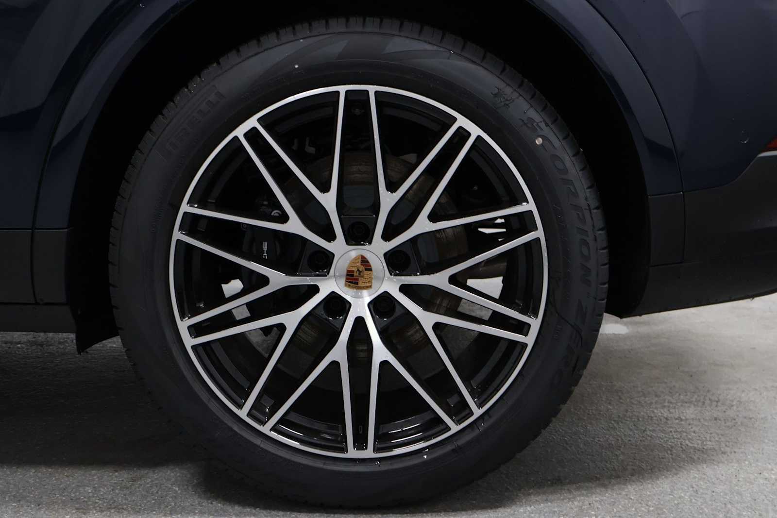 Thumbnail: 2026 Porsche Cayenne - 38