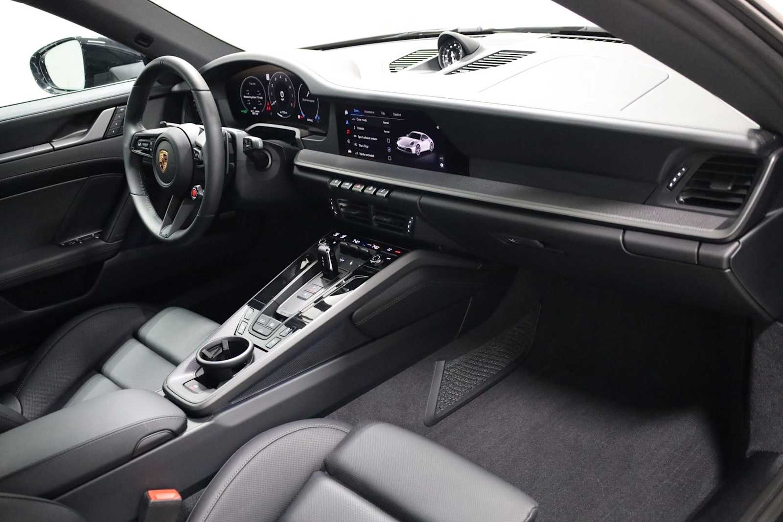 Thumbnail: 2025 Porsche 911 - 6