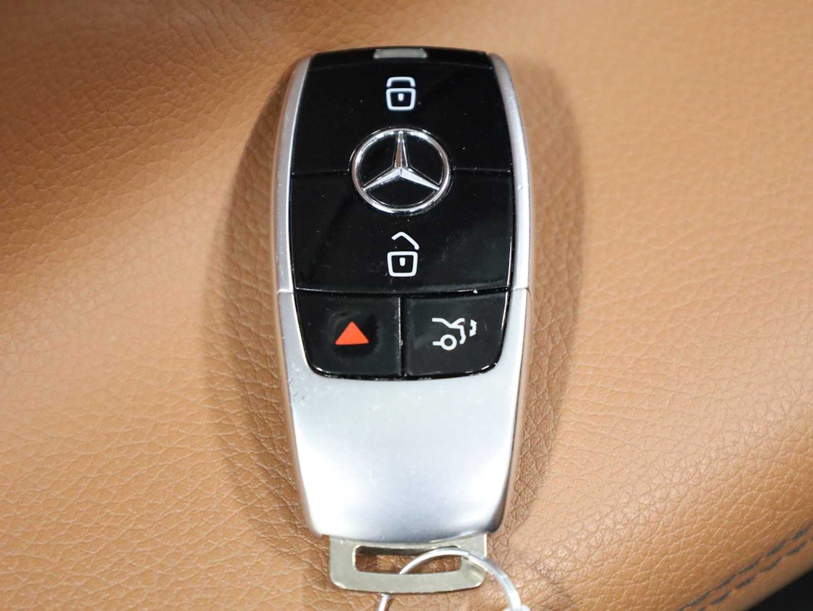 Thumbnail: 2020 Mercedes-Benz E-Class - 41