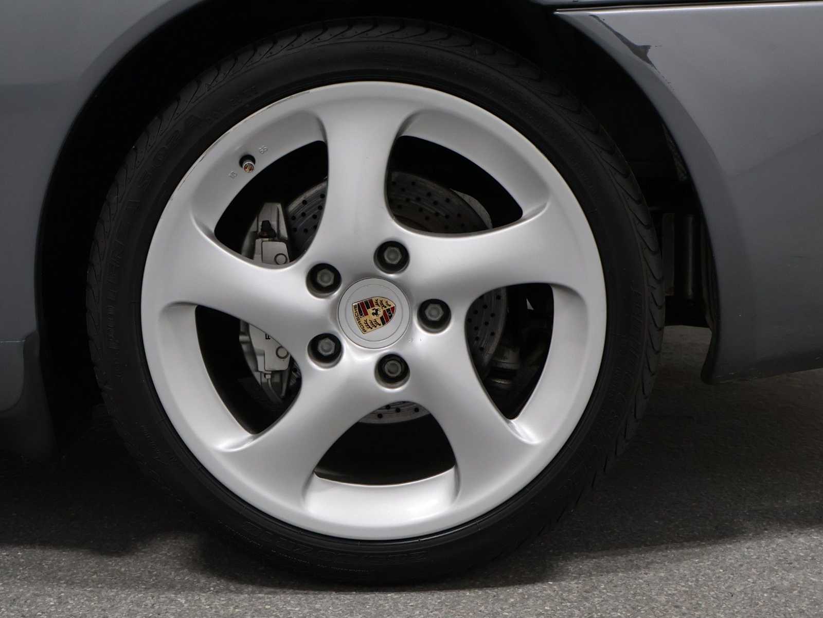 Thumbnail: 2003 Porsche 911 - 32
