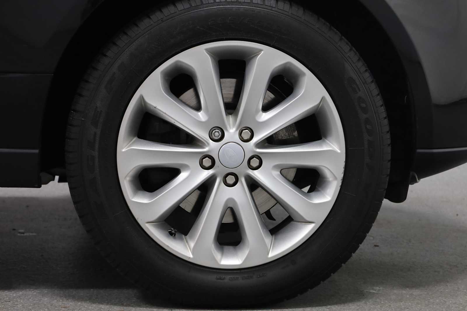 Thumbnail: 2015 Land Rover Range Rover - 12