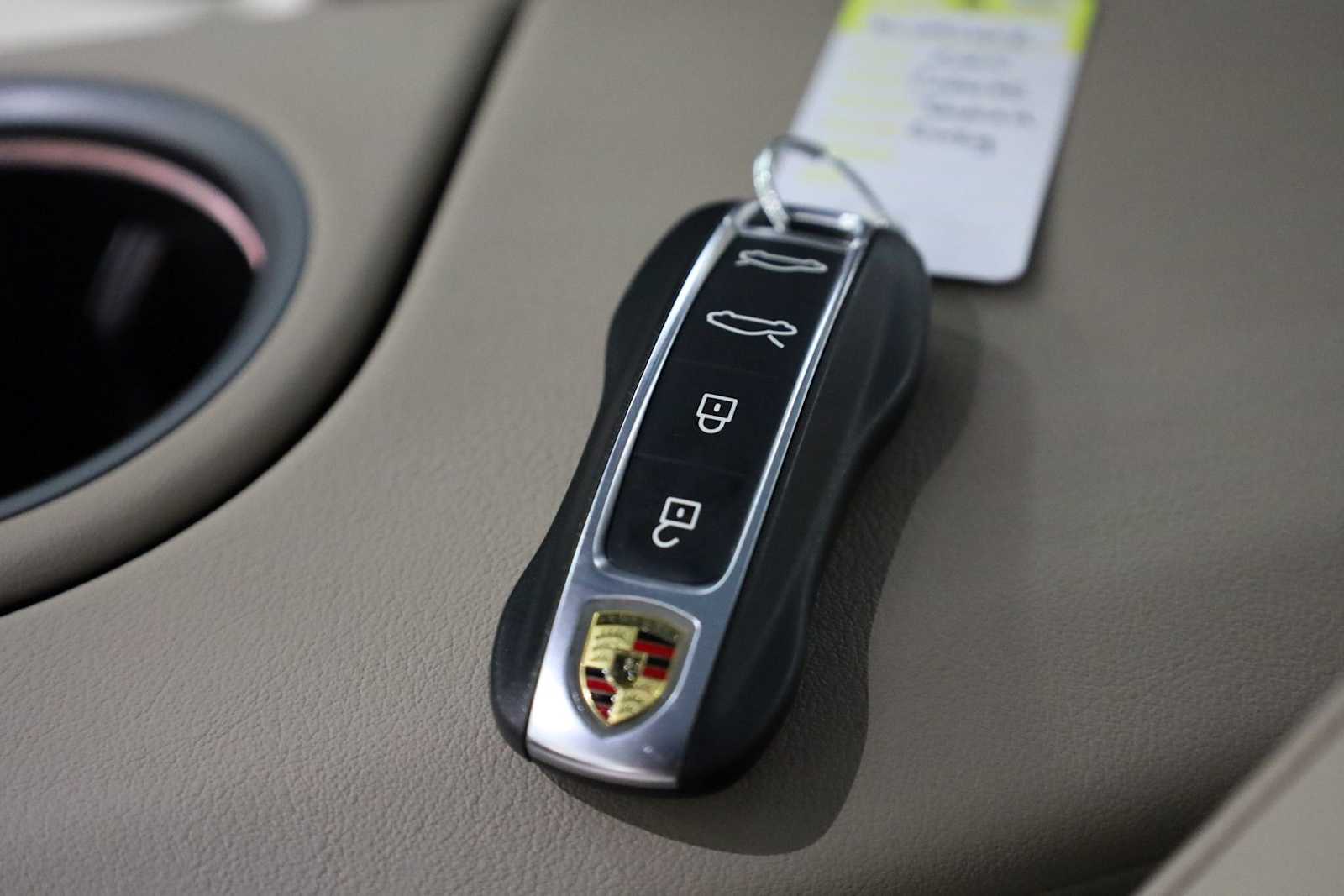 Thumbnail: 2025 Porsche Taycan - 40