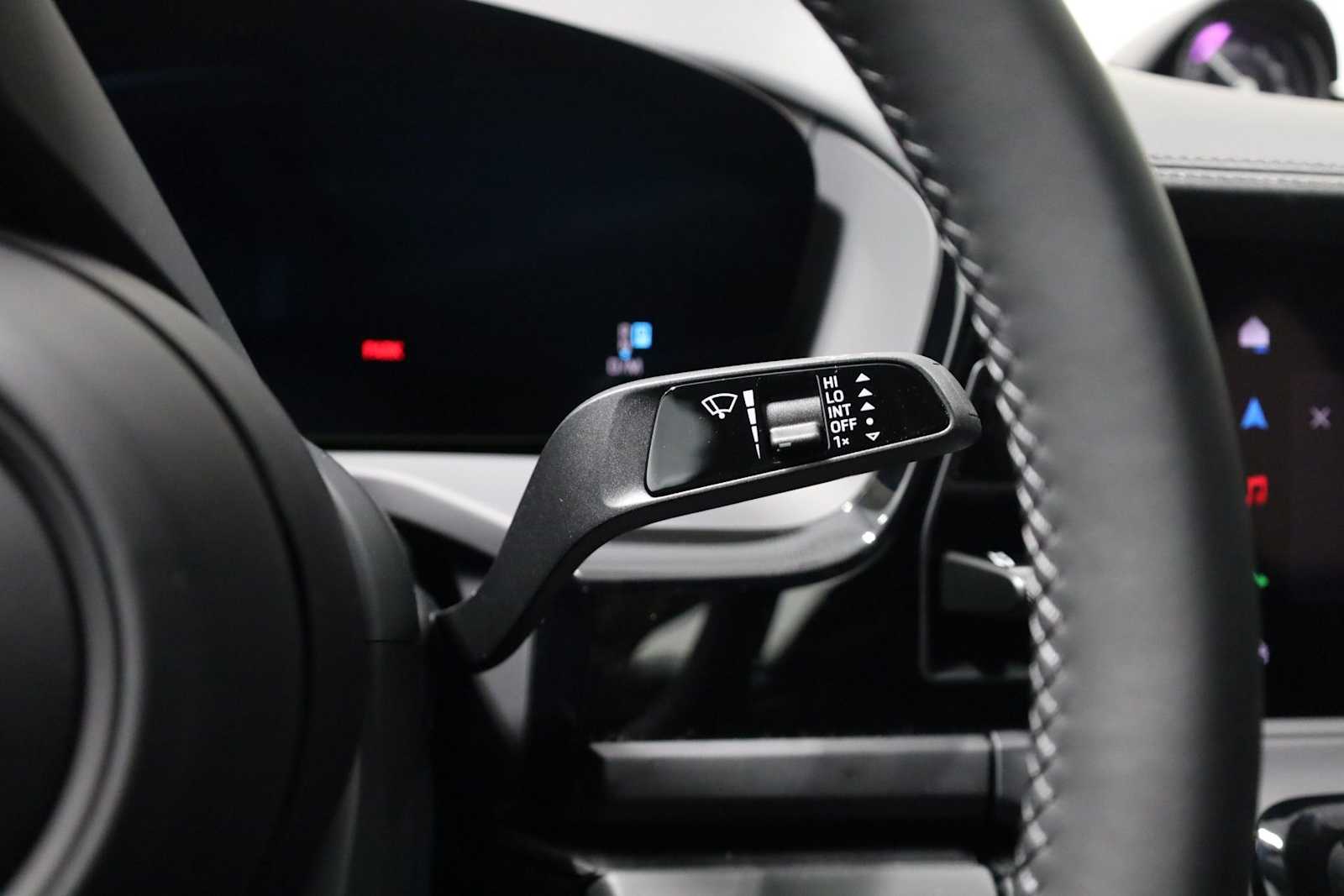 Thumbnail: 2026 Porsche Panamera - 30