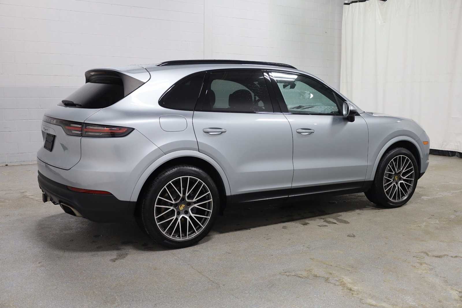 Thumbnail: 2021 Porsche Cayenne - 9