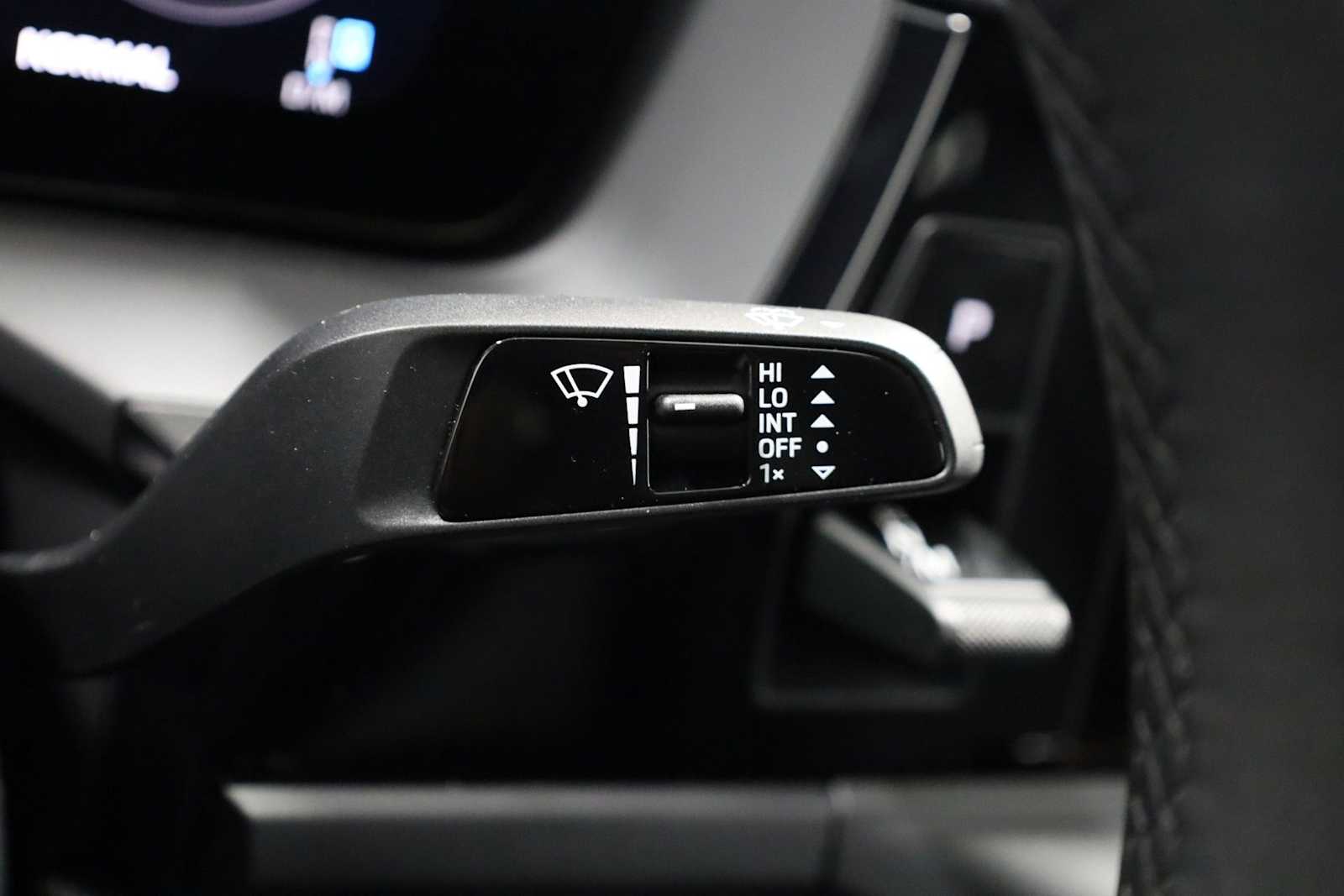 Thumbnail: 2026 Porsche Panamera - 29