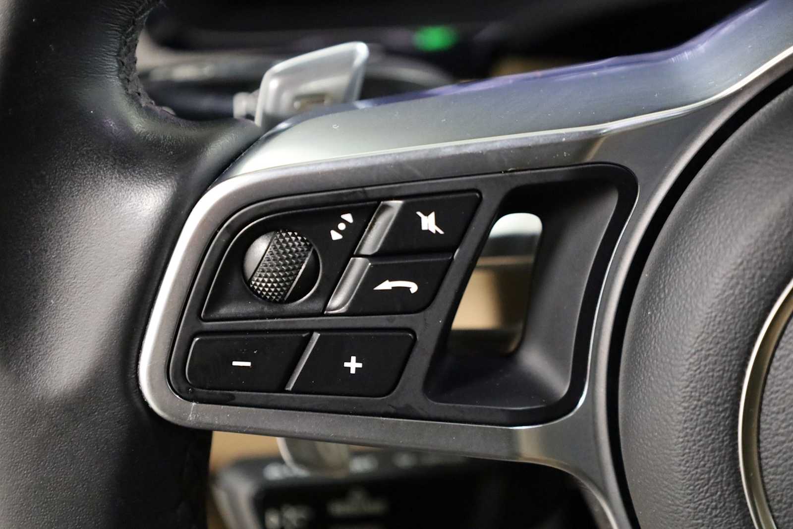 Thumbnail: 2019 Porsche Cayenne - 27