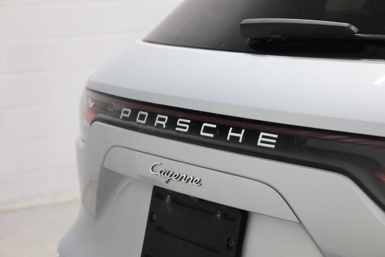 Thumbnail: 2021 Porsche Cayenne - 8