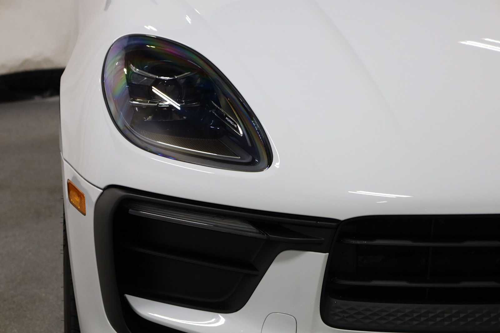 Thumbnail: 2026 Porsche Macan - 14