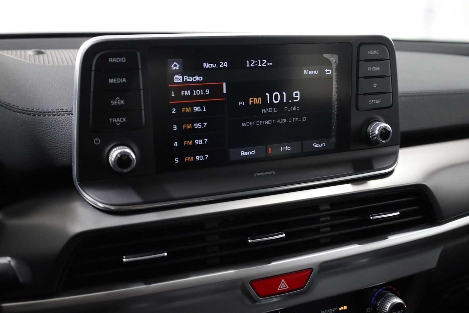 Thumbnail: 2021 Kia Telluride - 29