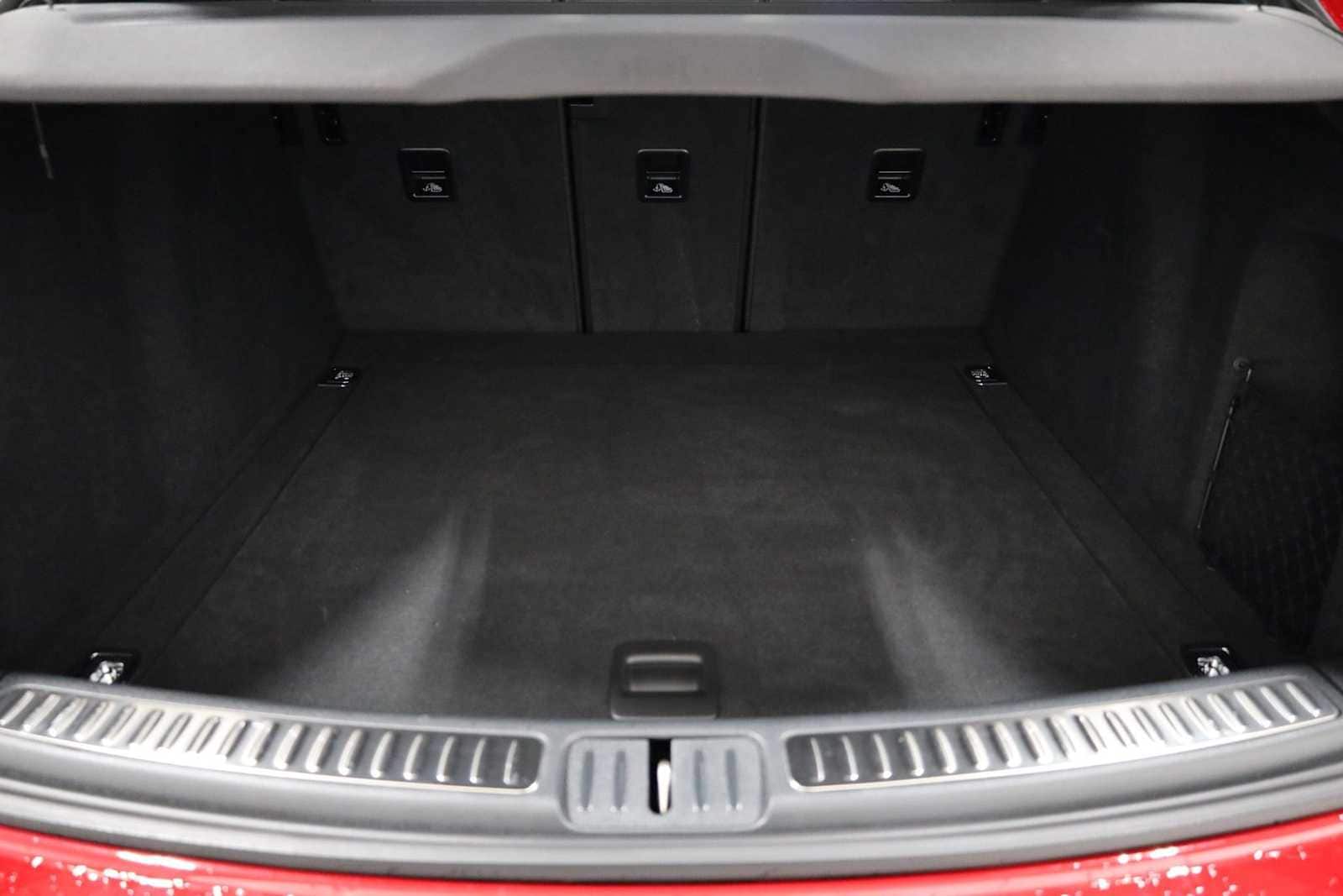 Thumbnail: 2025 Porsche Macan - 41