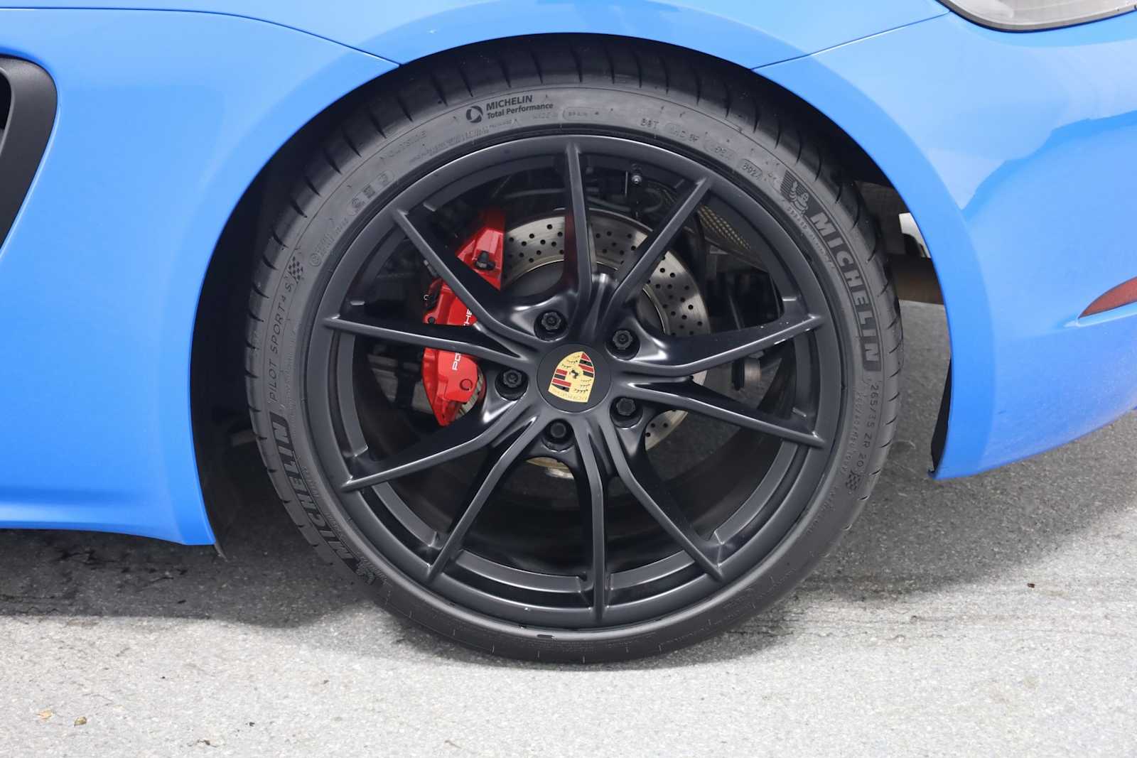 Thumbnail: 2022 Porsche 718 Cayman - 32