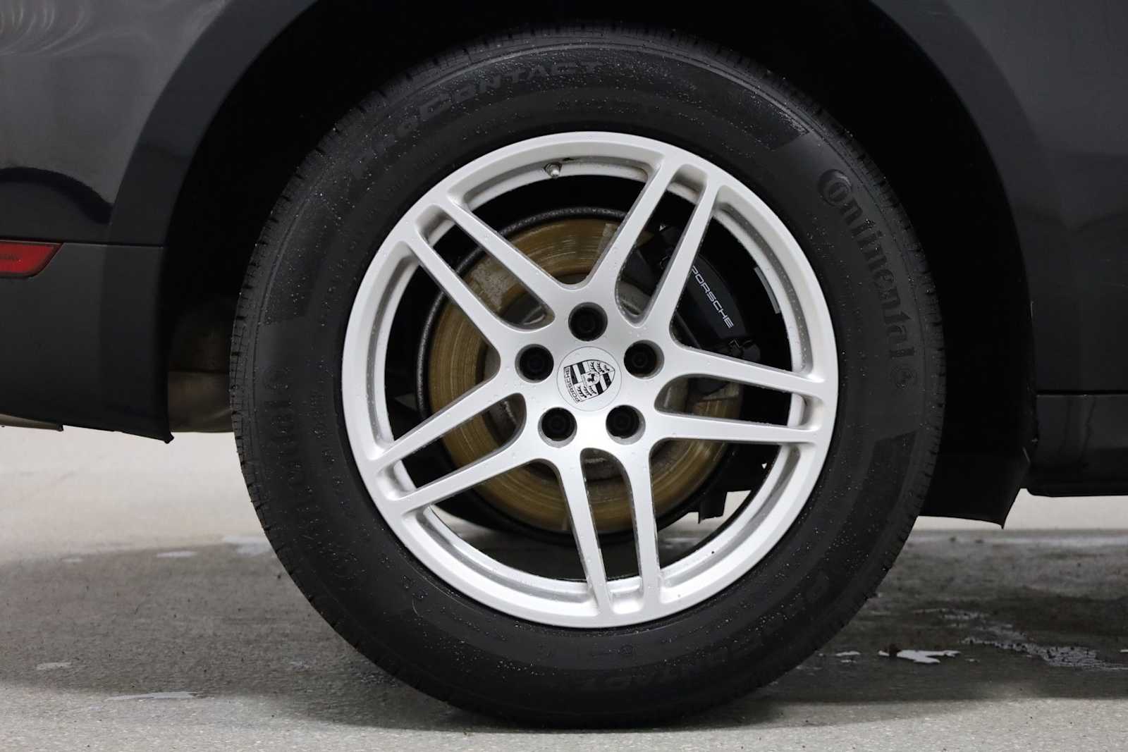 Thumbnail: 2018 Porsche Macan - 38