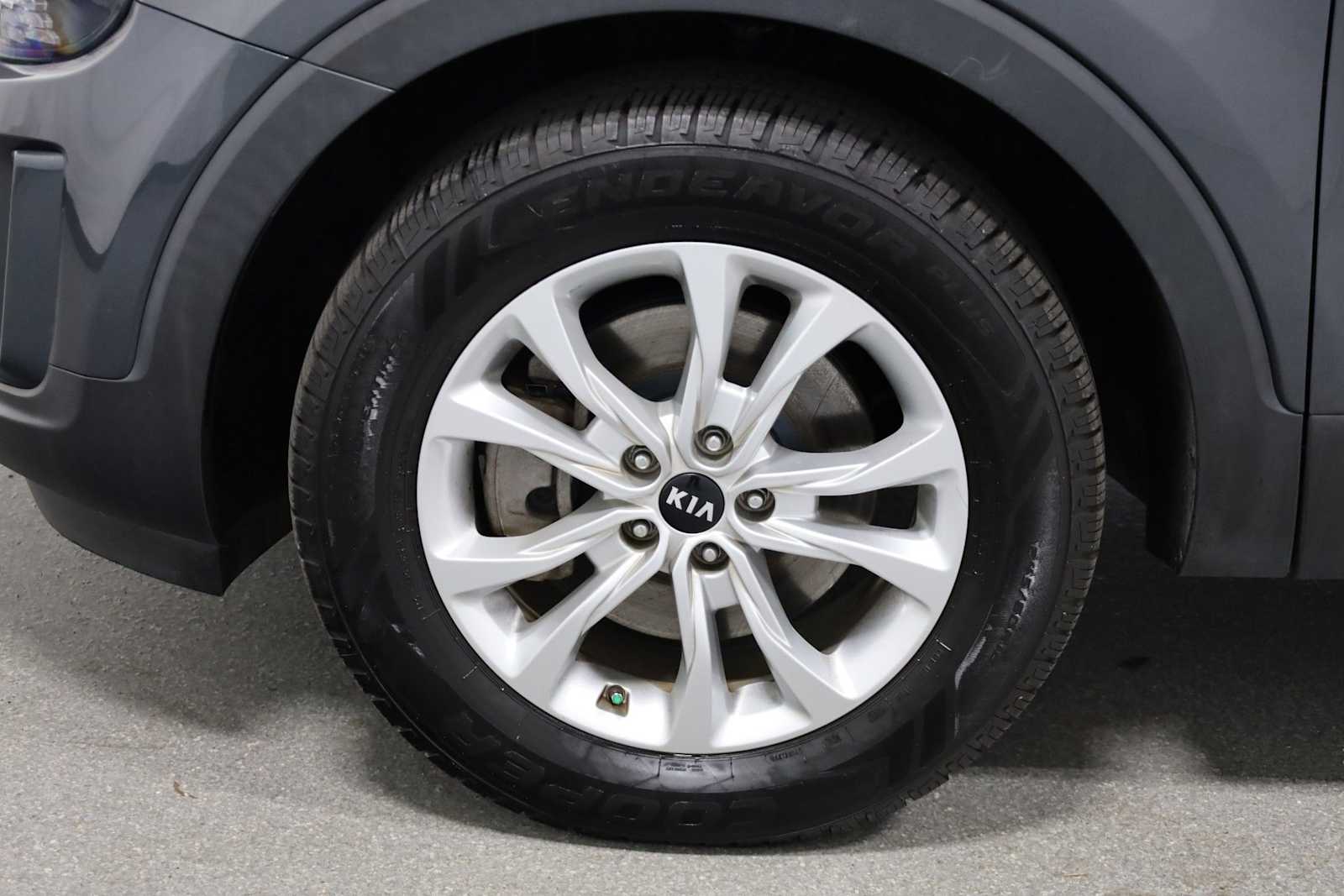 Thumbnail: 2021 Kia Telluride - 36