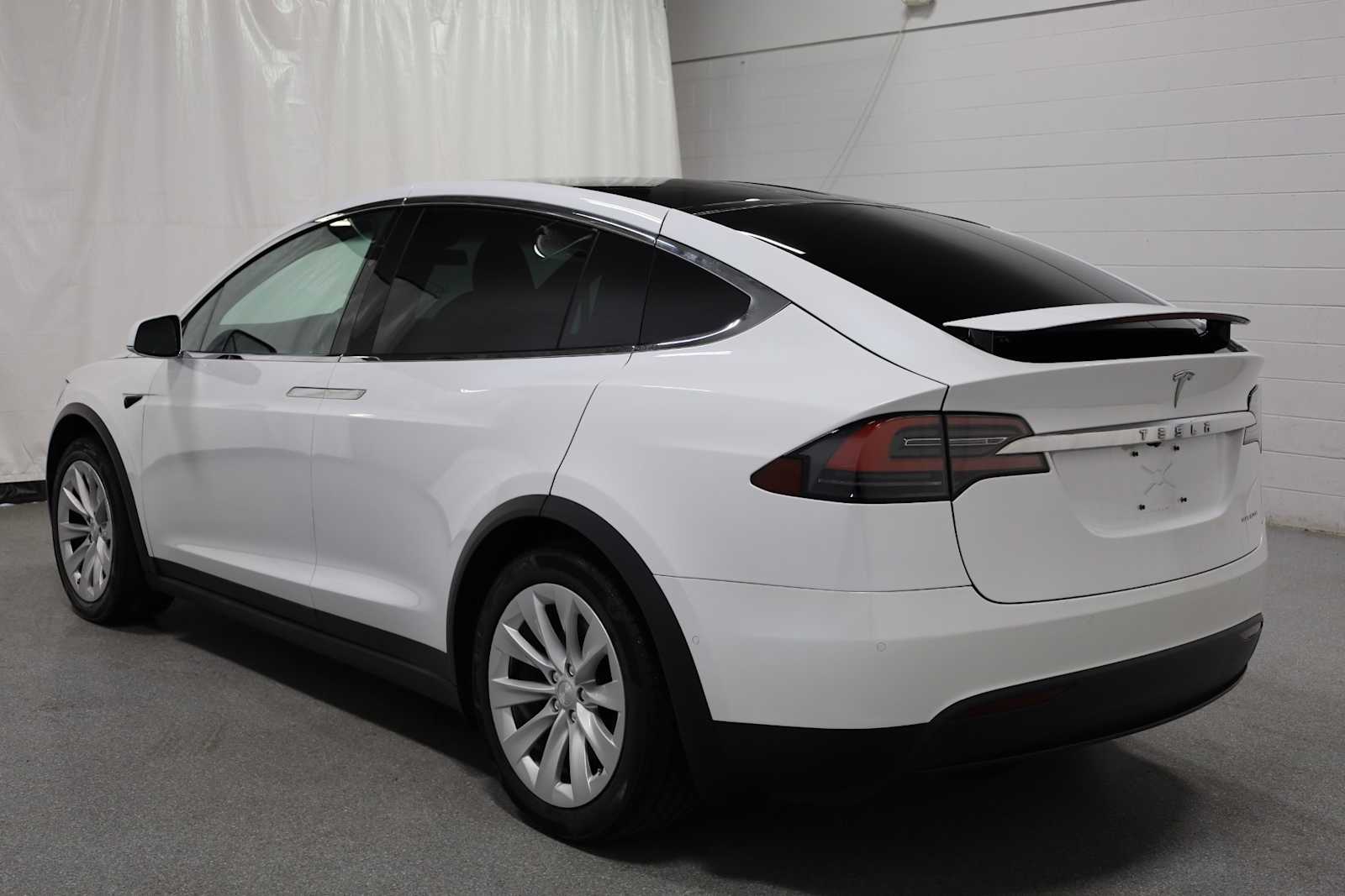 Thumbnail: 2021 Tesla Model X - 3