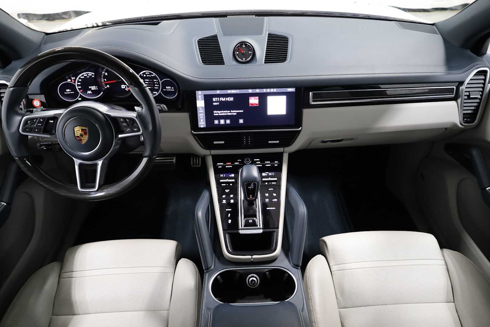 Thumbnail: 2020 Porsche Cayenne - 26