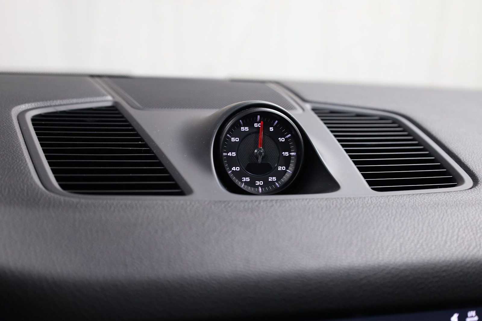 Thumbnail: 2019 Porsche Cayenne - 18