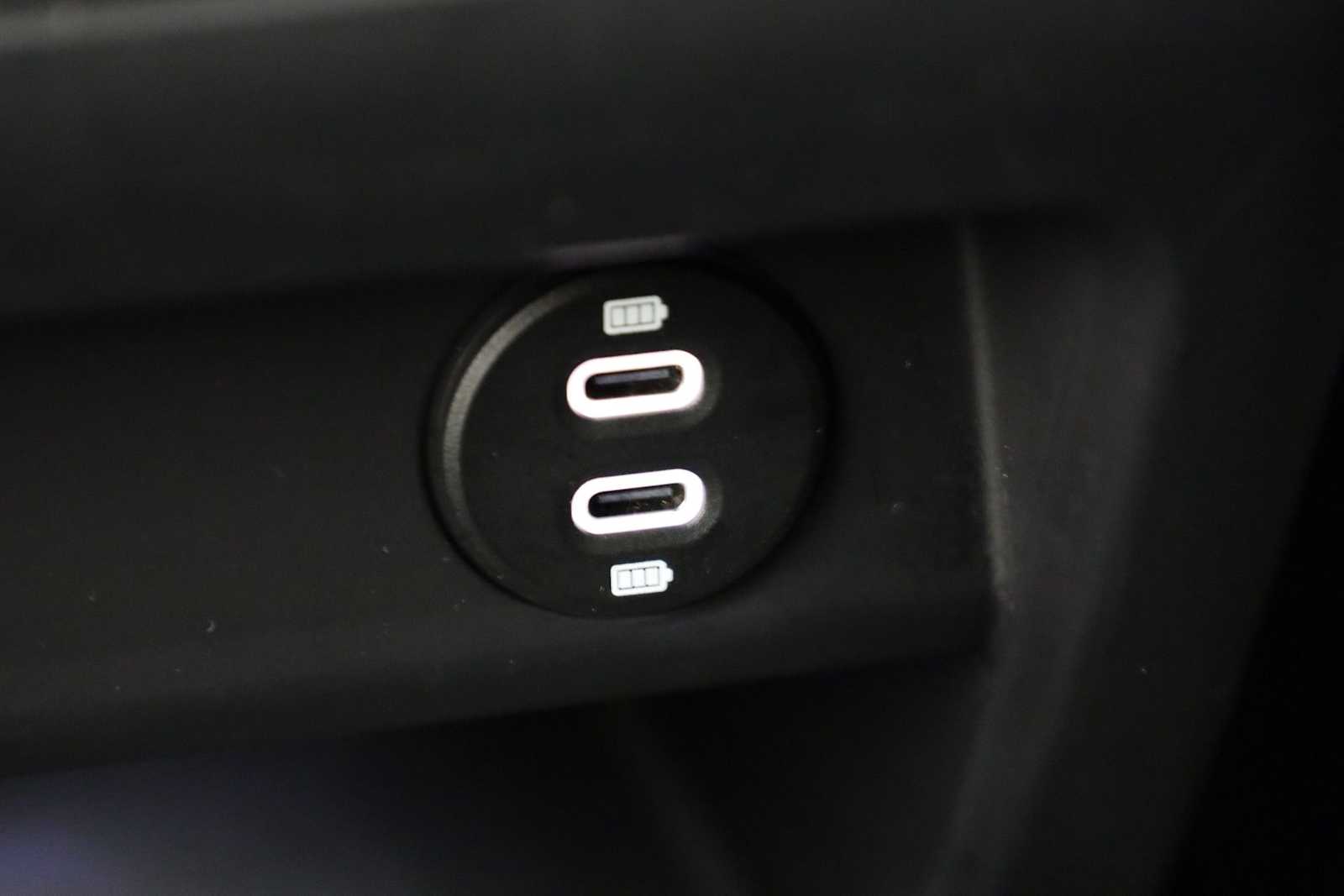 Thumbnail: 2023 Porsche Cayenne - 35