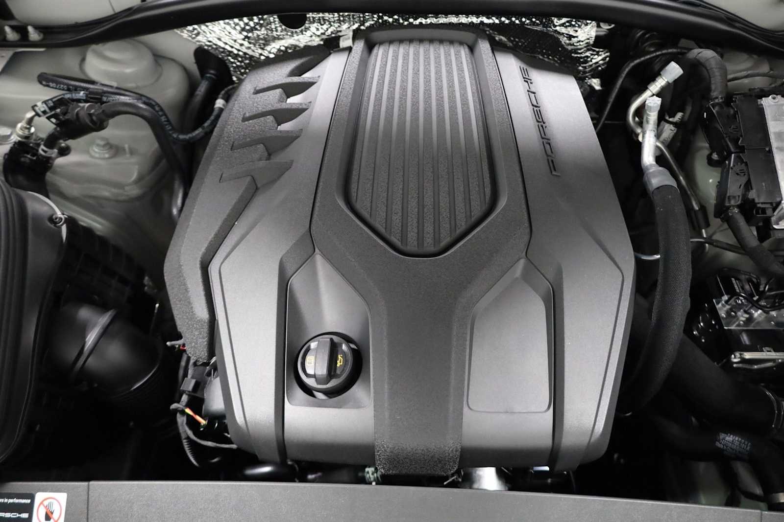 Thumbnail: 2026 Porsche Macan - 41