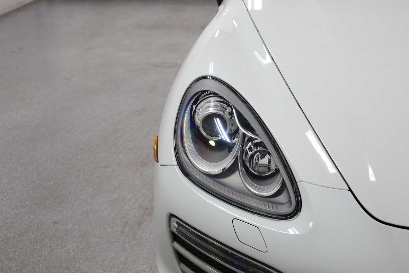 Thumbnail: 2014 Porsche Cayenne - 15