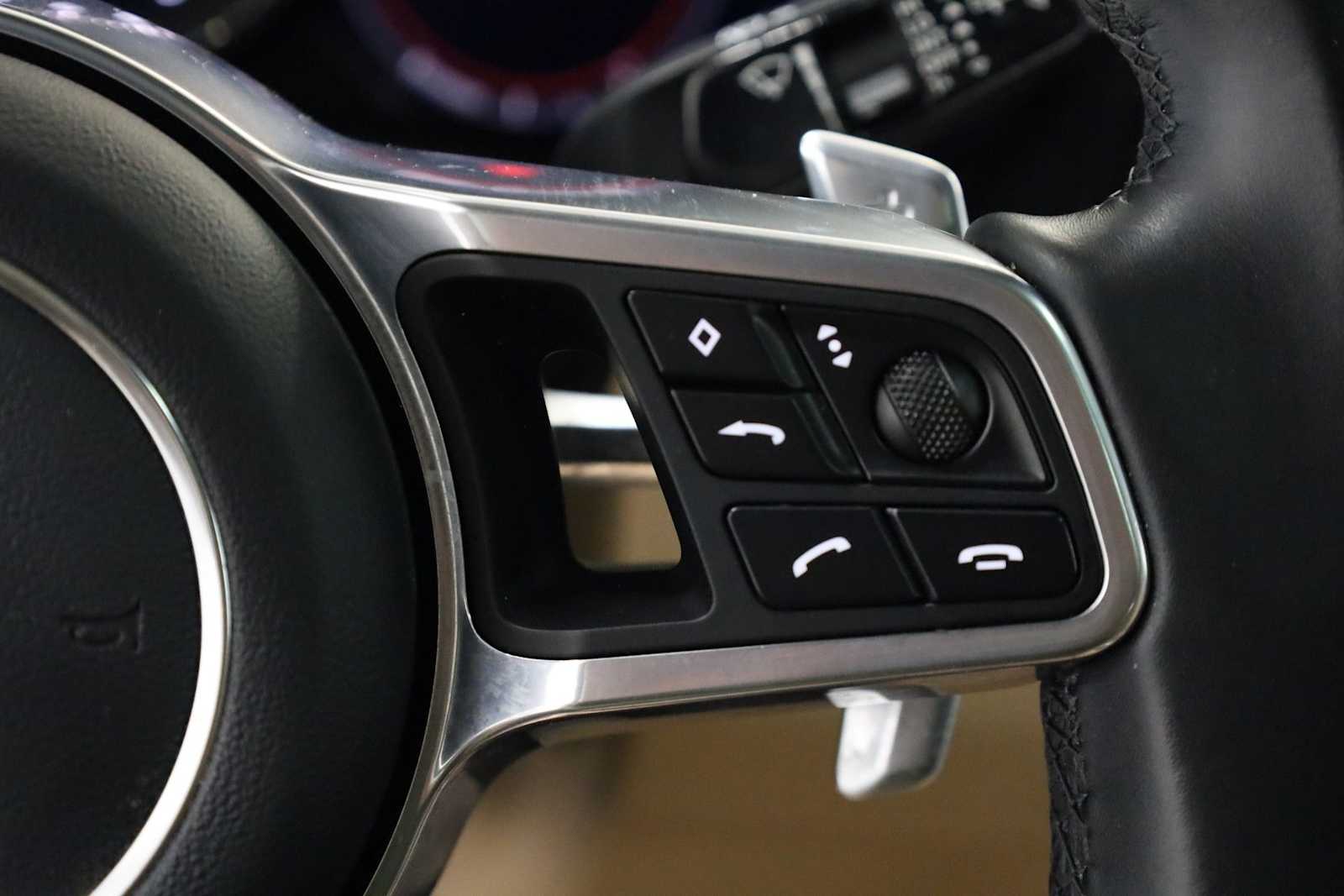 Thumbnail: 2019 Porsche Cayenne - 28