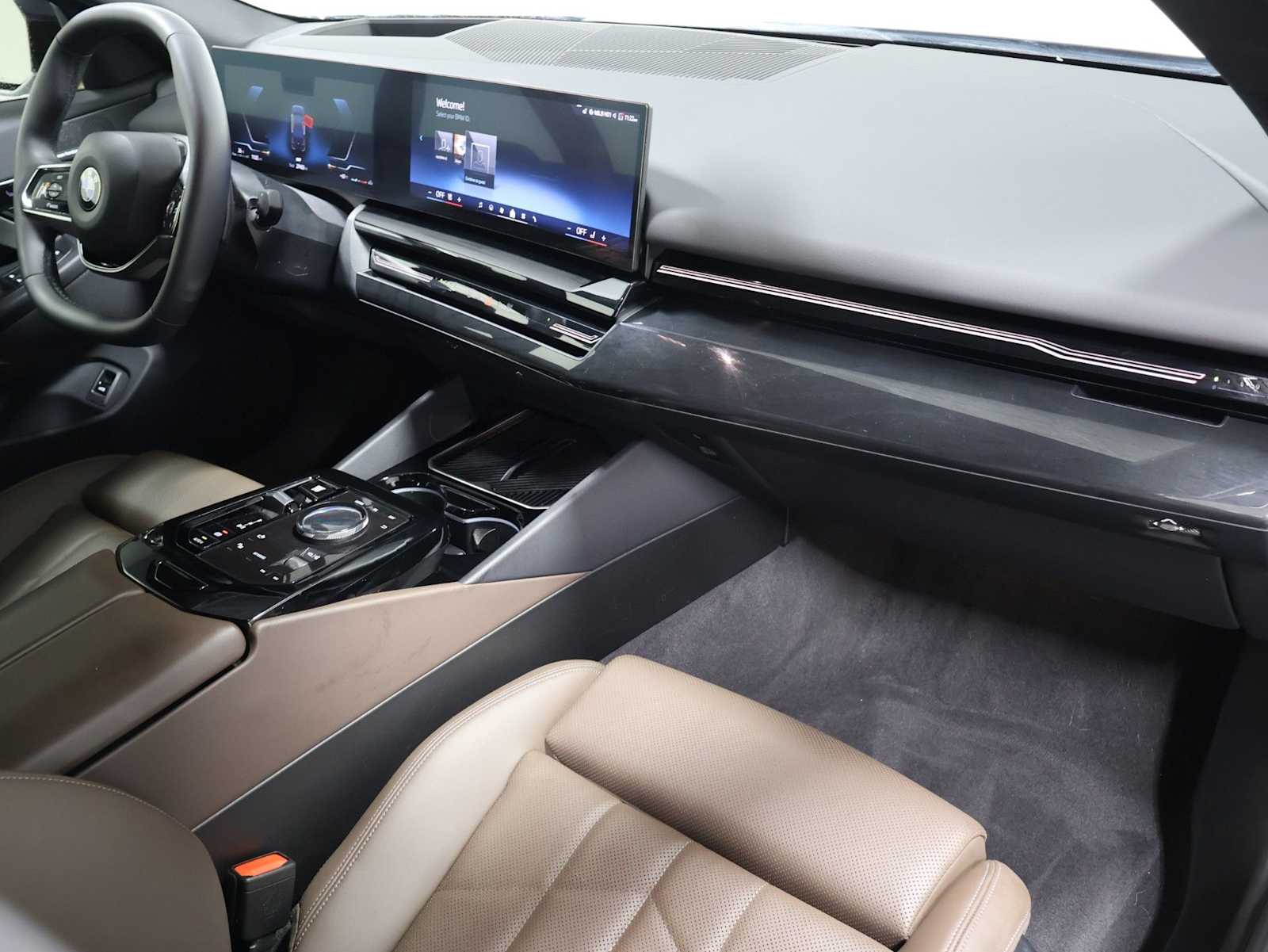Thumbnail: 2024 BMW 5 Series - 6