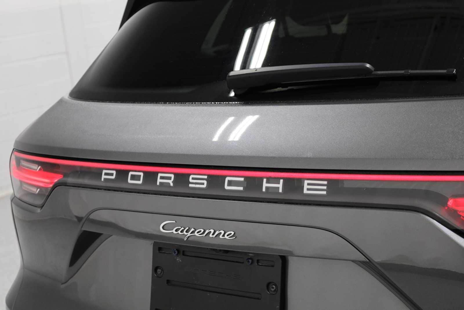 Thumbnail: 2022 Porsche Cayenne - 8