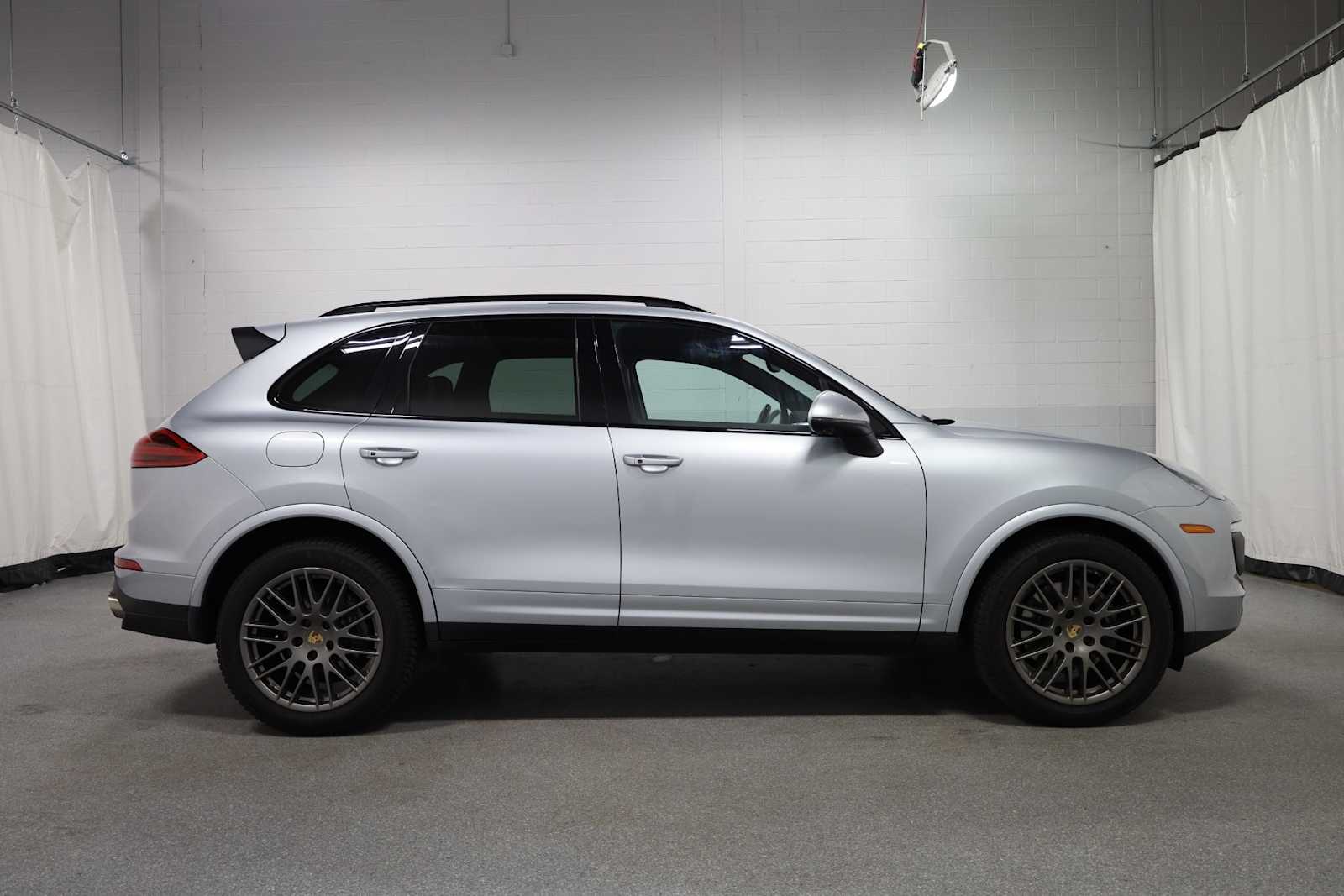 Thumbnail: 2017 Porsche Cayenne - 18