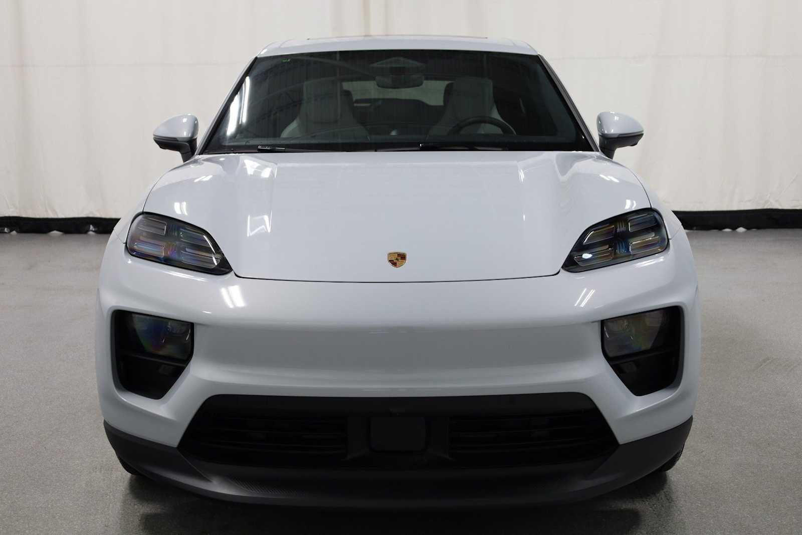 Thumbnail: 2025 Porsche Macan - 14