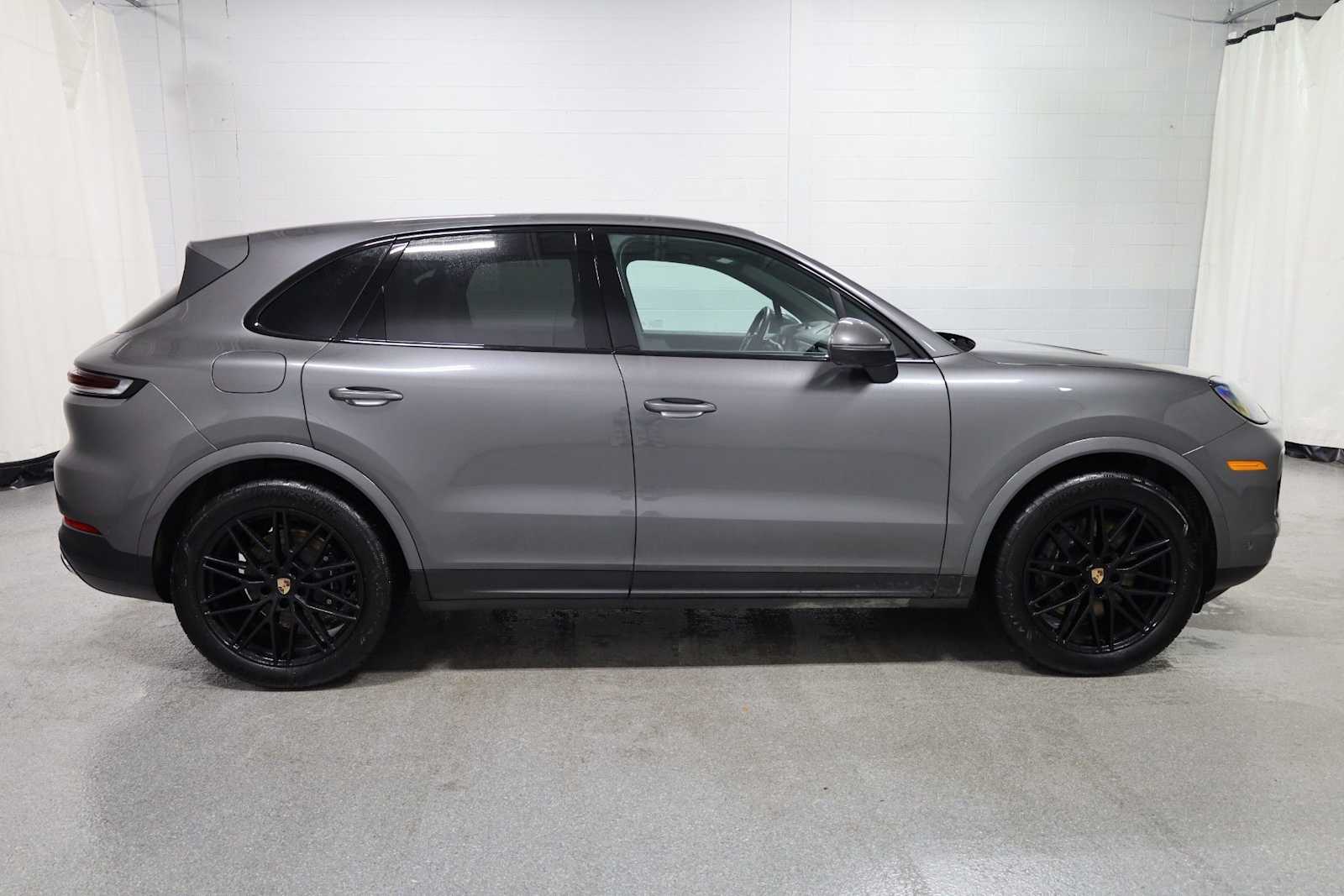 Thumbnail: 2025 Porsche Cayenne - 10