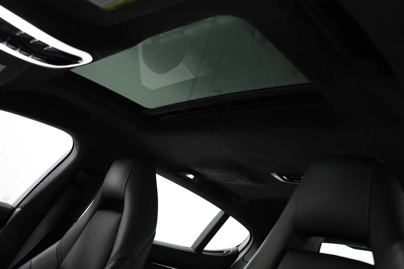 Thumbnail: 2014 Porsche Panamera - 20