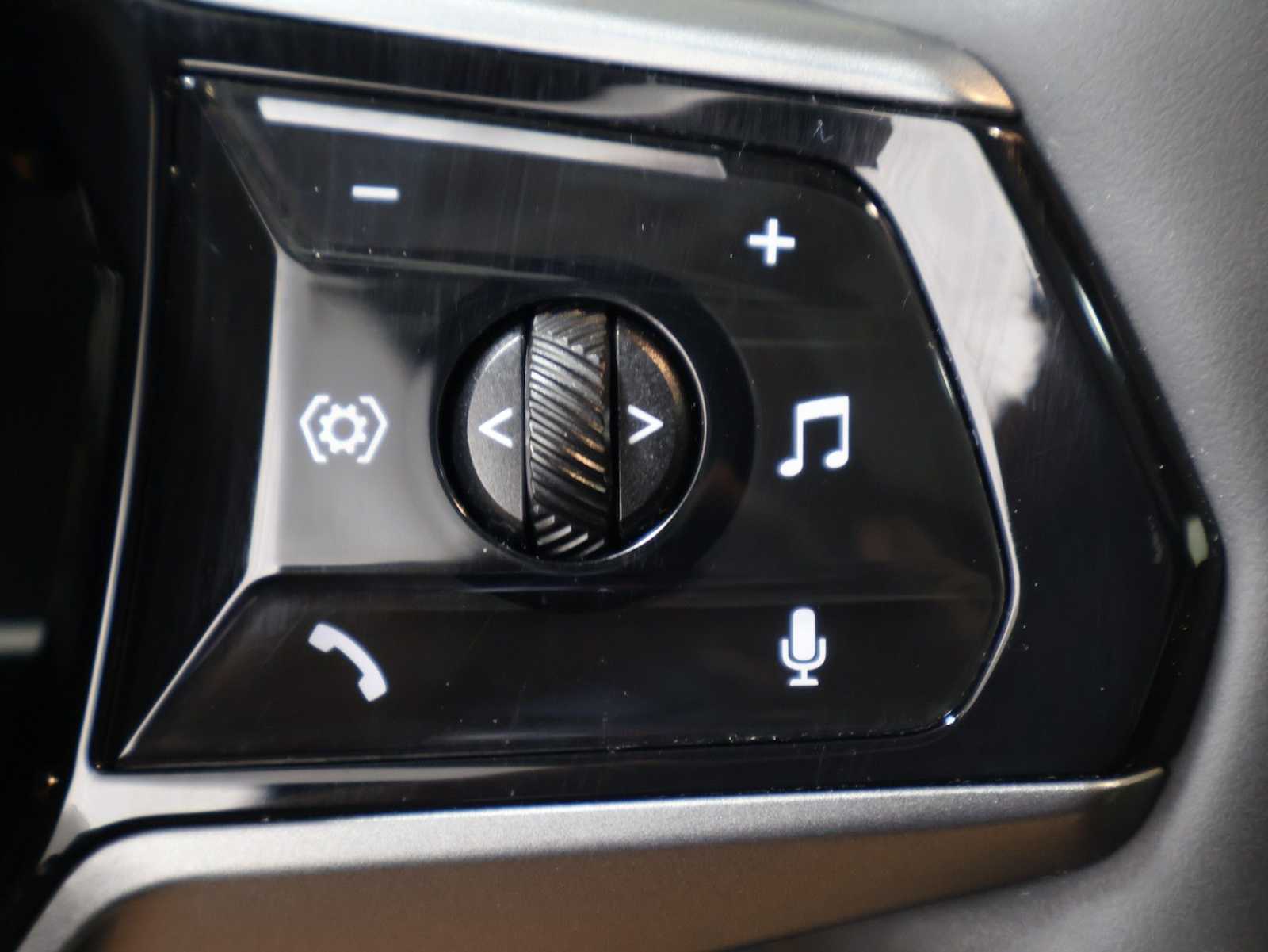 Thumbnail: 2024 BMW 5 Series - 26