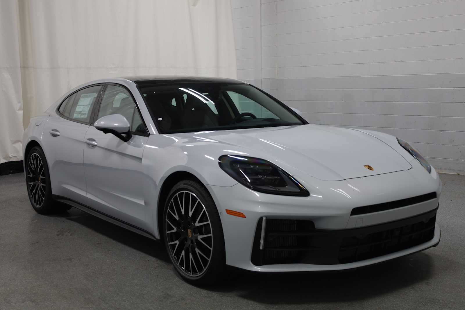 Thumbnail: 2025 Porsche Panamera - 13