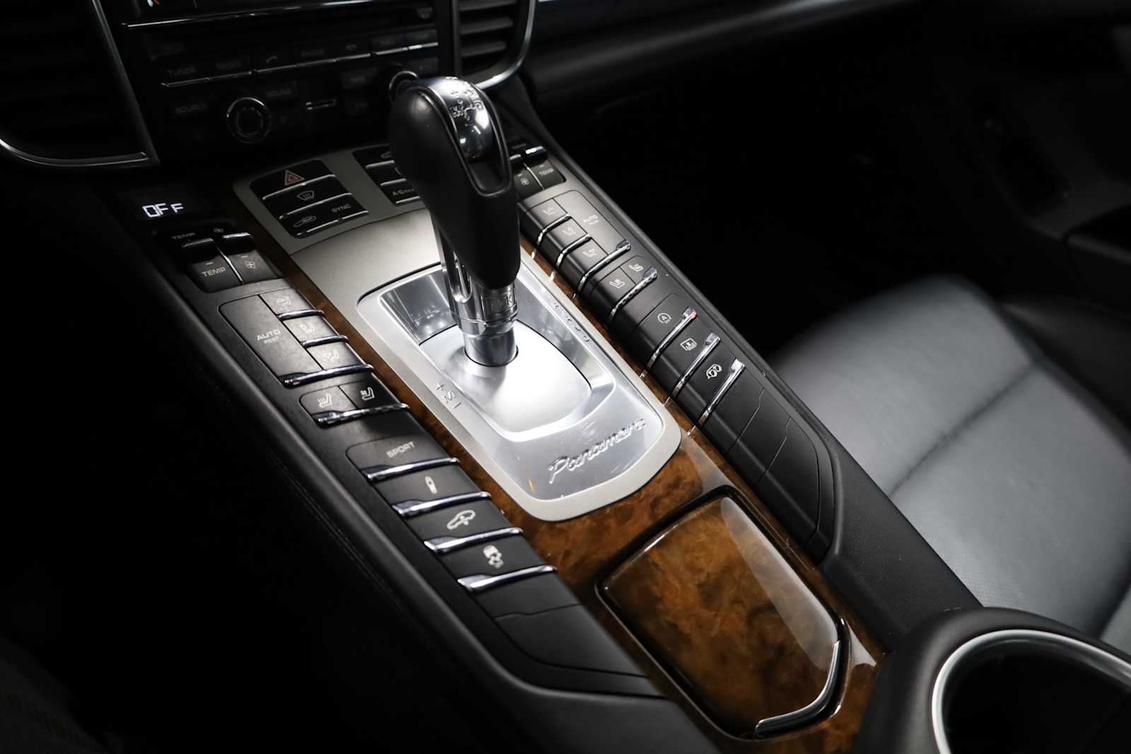 Thumbnail: 2014 Porsche Panamera - 31