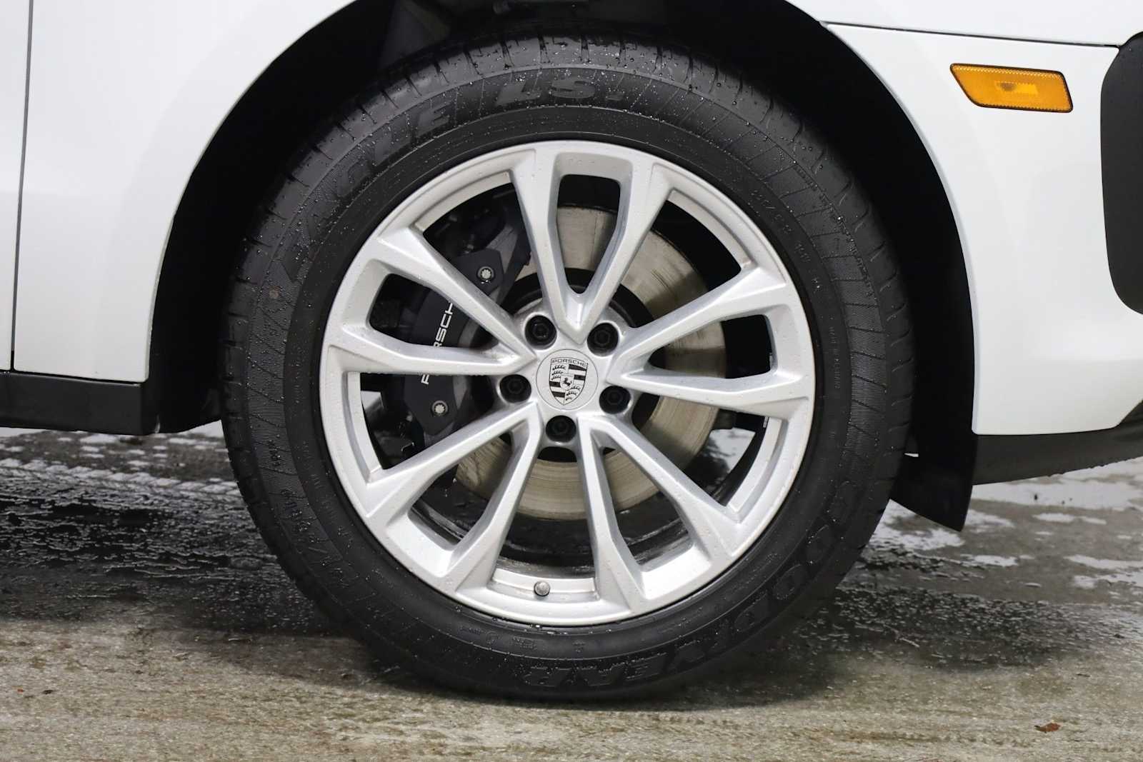 Thumbnail: 2026 Porsche Macan - 12