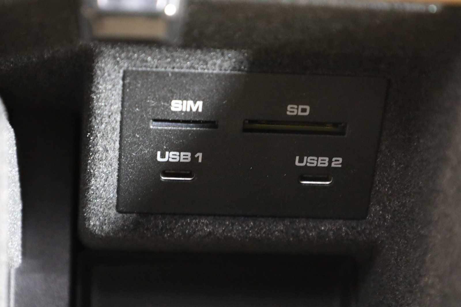 Thumbnail: 2026 Porsche Macan - 36