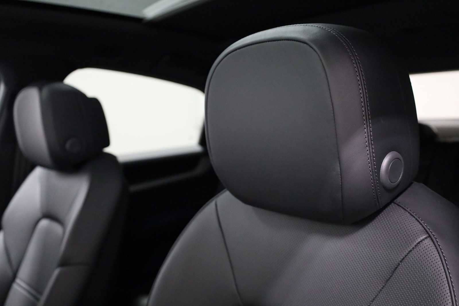 Thumbnail: 2025 Porsche  - 19