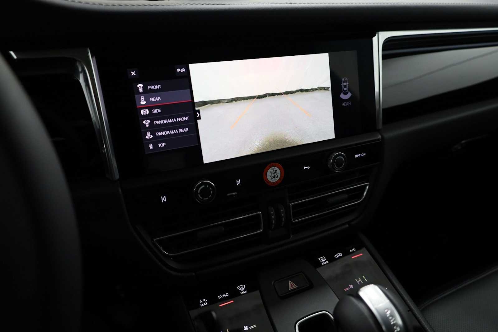 Thumbnail: 2026 Porsche Macan - 34