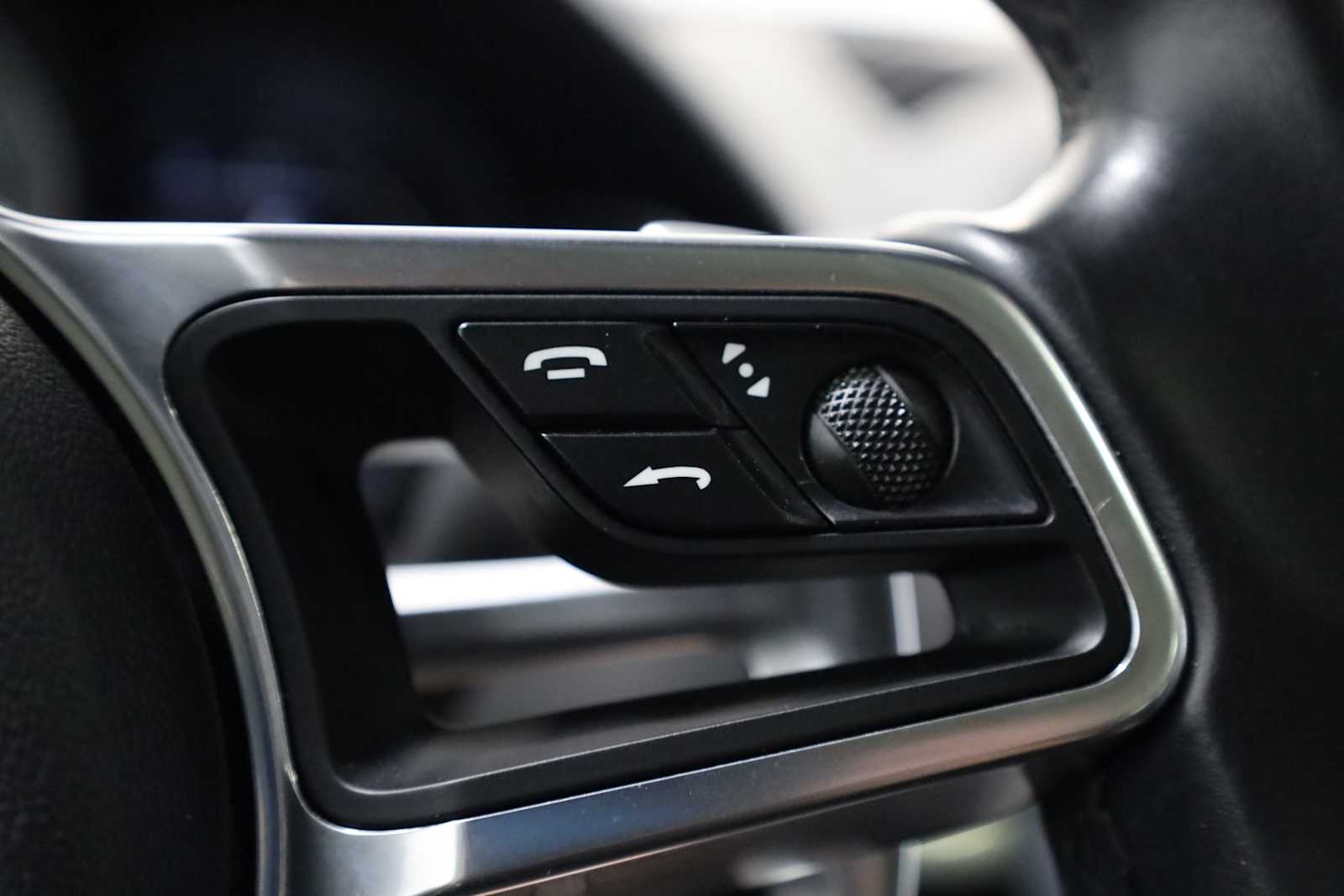 Thumbnail: 2016 Porsche Cayenne - 28