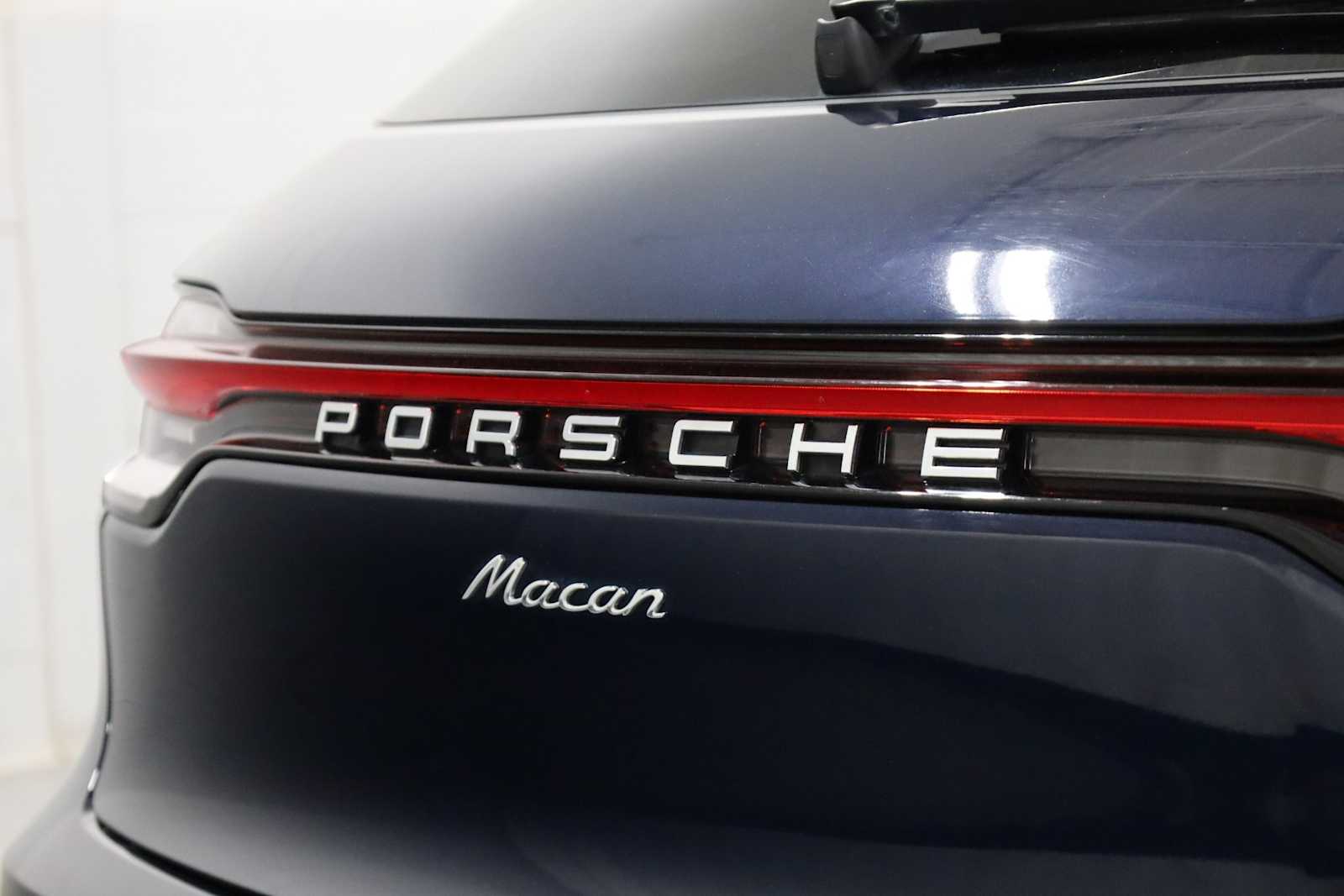 Thumbnail: 2023 Porsche Macan - 9