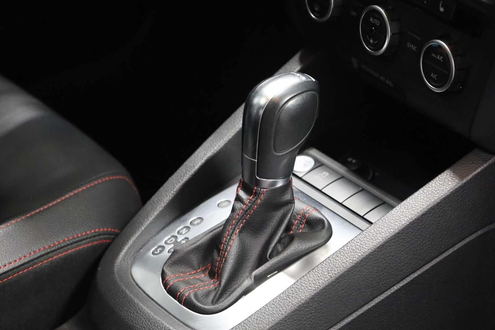 Thumbnail: 2014 Volkswagen Jetta - 19