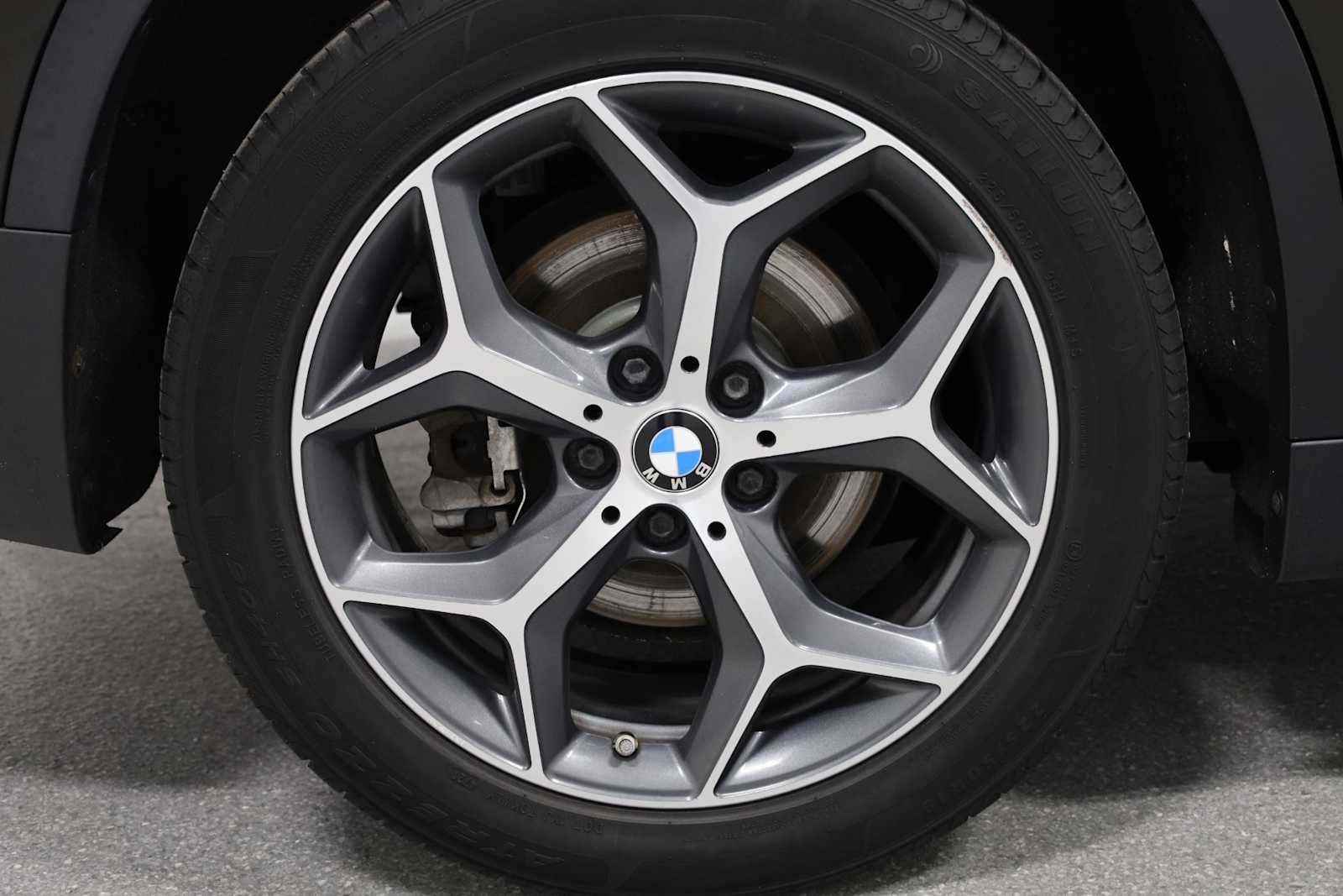 Thumbnail: 2016 BMW X1 - 32