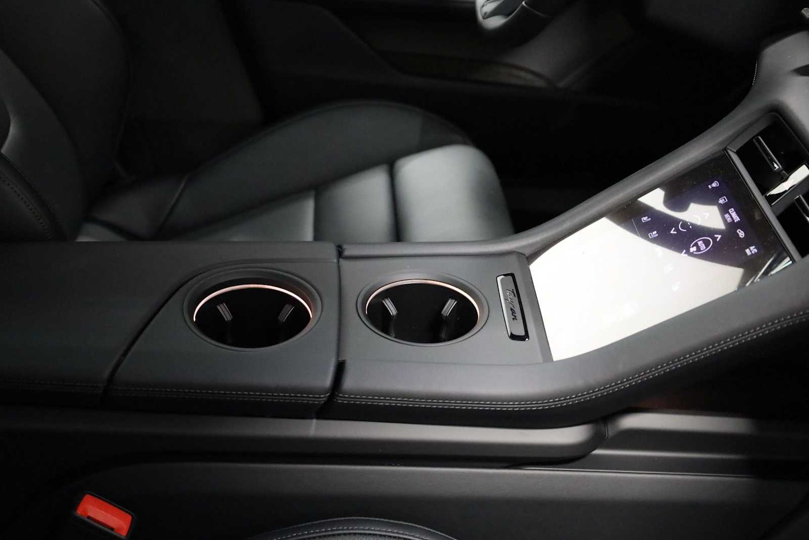 Thumbnail: 2026 Porsche Taycan - 21