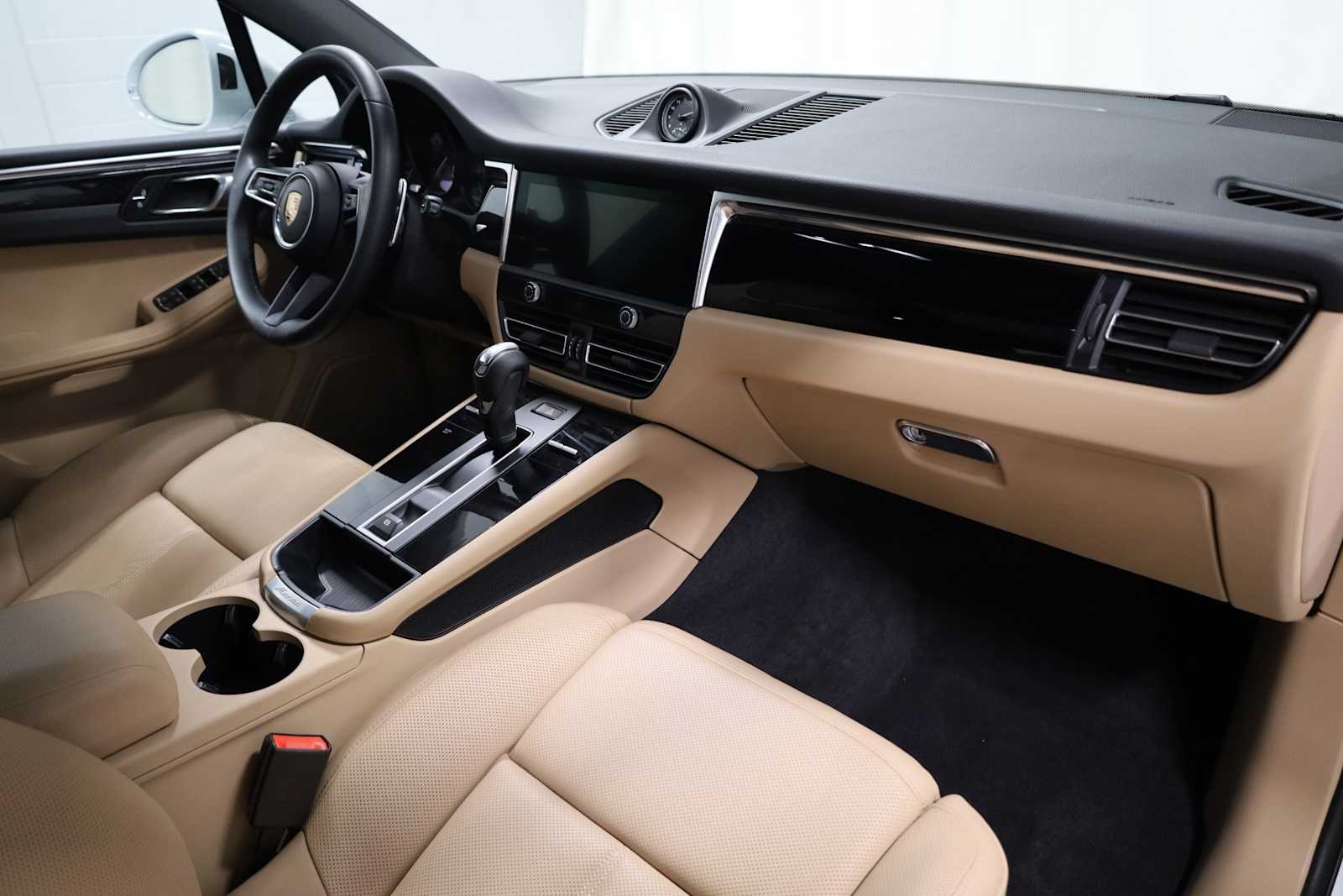 2023 Porsche Macan  6