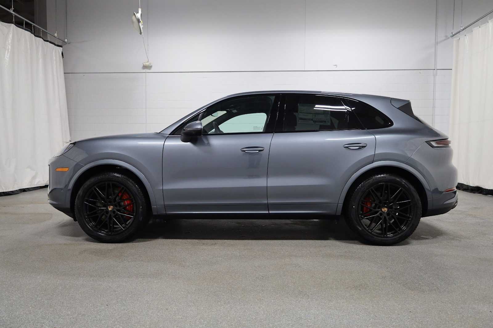 Thumbnail: 2026 Porsche Cayenne - 2