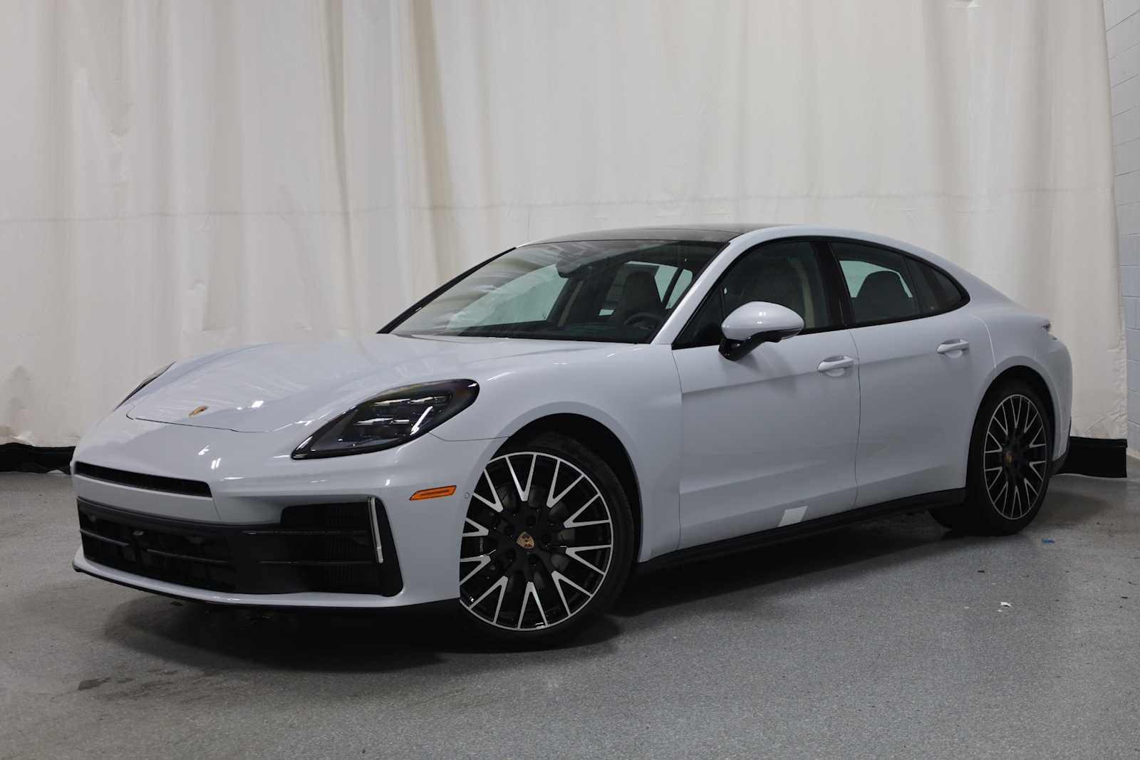 Thumbnail: 2025 Porsche Panamera - 1