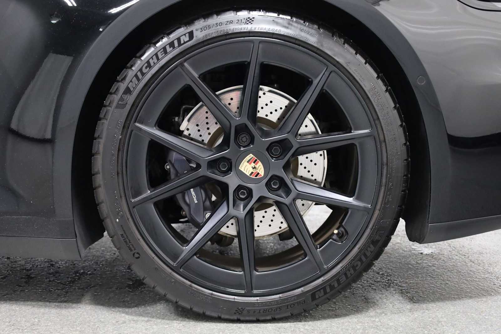 Thumbnail: 2025 Porsche 911 - 38