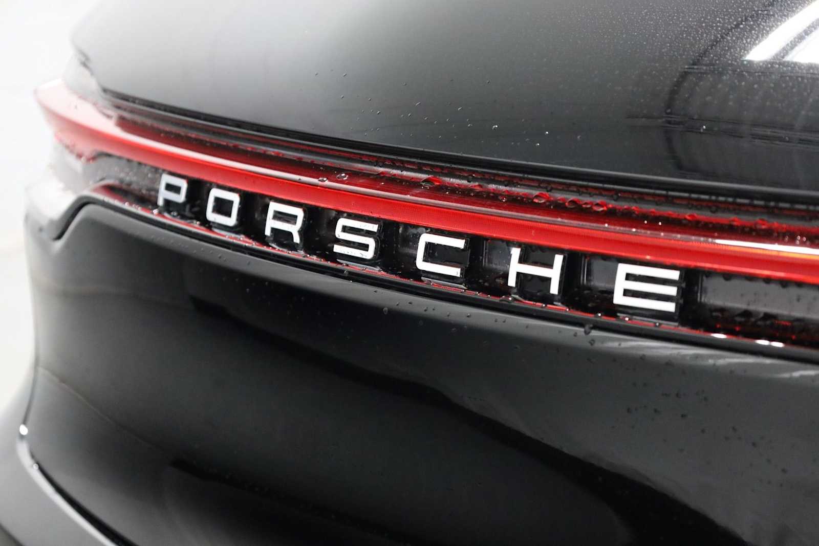 Thumbnail: 2026 Porsche Macan - 8