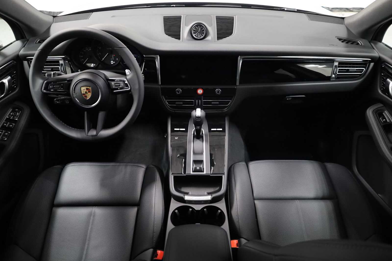 Thumbnail: 2025 Porsche Macan - 26